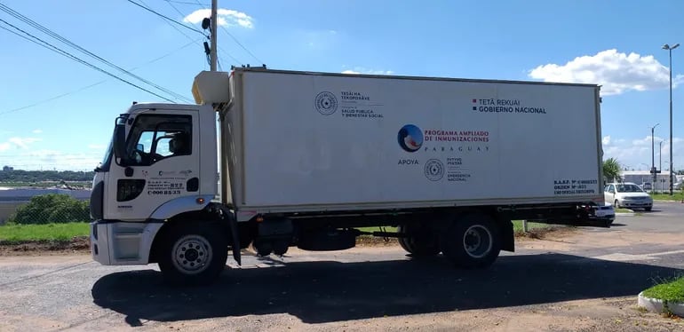 Camión del Programa Ampliado de Inmunización (PAI) del MSP que fue a recibir las vacunas que fueron donadas por Chile.