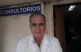 Doctor Tomas Cabrera, director renunciante.