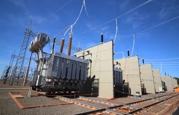 A principios de marzo se puso en servicio el primer banco de transformadores de potencia 500/220 kV de 600 MVA y sus componentes, en  la subestación Yguazú.