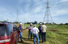 Avance de las obras de la línea de transmisión de 500 kV Yguazú - Itaipú.
