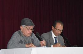 Teófilo Medina y Ramón Giménez, durante el acto. Foto gentileza.