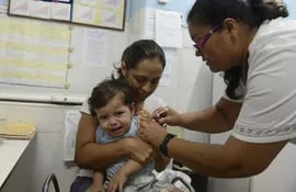 Rige nuevo sistema de vacunación contra la polio y la varicela.