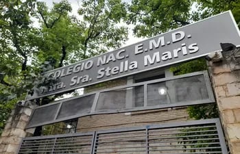 Fachada del Colegio Nacional Stella Marys de Asunción.