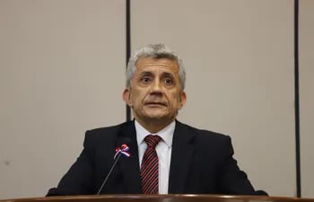 Emilio Camacho, uno de los abogados que representa al Senado ante el Jurado en la acusación contra fiscales.