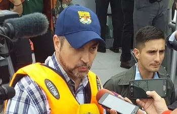 El presidente de la República Mario Abdo Benítez declaró a los medios que la situación en las riberas de Itapytapunta y de San Antonio es más grave que el panorama en San Bernardino.