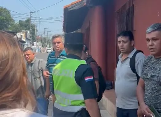 La Policía Nacional reporta la detención de cuatro “descuidistas”: José Antonio González, Blas Antonio Rodríguez Estigarribia, Cristian David Fernández y Víctor Fernández.