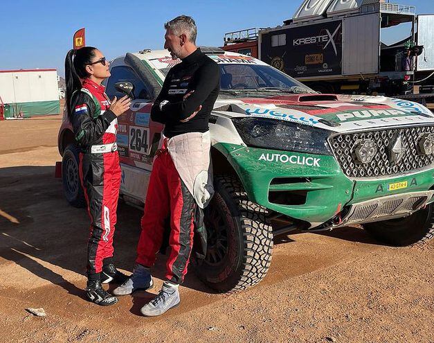 Andrea Lafarja junto a su copiloto Eugenio  "Pachu" Arrieta. (Instagram/Andrea Lafarja)