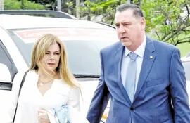 Javier Zacarías y Sandra McLeod  soportan  otro proceso que  “chicanean” por lesión de confianza en Ciudad del Este.