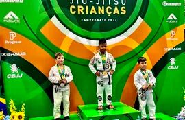 El podio el Campeonato Brasileño de la IBJJF disputado en la localidad de São Paulo donde Joaquín Franco Martínez logró la medalla de plata.