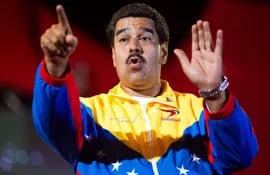 nicolas-maduro-nombrado-sucesor-politico-por-el-fallecido-presidente-venezolano-hugo-chavez-advirtio-a-los-chavistas-durante-una-entrega-de-casas-204256000000-553649.jpg