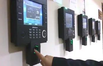 Control biométrico de la Cámara de Senadores.