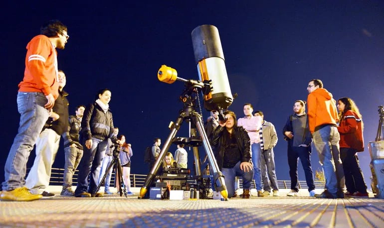 Invitan a observación astronómica en la Costanera de Asunción.