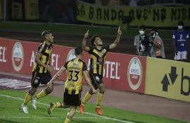 Deportivo Táchira superó al Internacional de Porto Alegre en Venezuela.