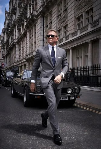 Daniel Craig vuelve a encarnar al agente secreto en "Sin tiempo para morir", la nueva película de la saga James Bond.