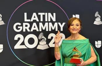  Berta rojas ganadora de 2 premios Grammys, 17 de Noviembre de 2022