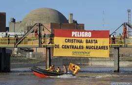 hasta-la-organizacion-internacional-ambientalista-greenpeace-ha-realizado-acciones-en-contra-de-la-proliferacion-de-instalaciones-nucleares-en-argenti-221636000000-1298005.jpg