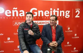 En esta fotografía del 2017, el actual precandidato Santiago Peña presentaba al ahora imputado Hugo Javier González, alias el "Número dos", como nuevo miembro del cartismo.