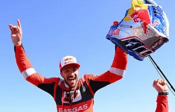 Sam Sunderland ganó por segunda vez el Dakar en motos.