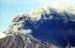 vista-de-la-erupcion-de-cenizas-del-volcan-calbuco-desde-puerto-varas-en-la-region-de-los-lagos-afp-200727000000-1323602.jpg