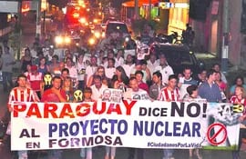 los-pilarenses-se-manifestaron-en-varias-ocasiones-en-repudio-al-plan-nuclear-que-pretende-concretar-el-gobierno-argentino-de-la-presidenta-cristina-f-202409000000-1355906.jpg