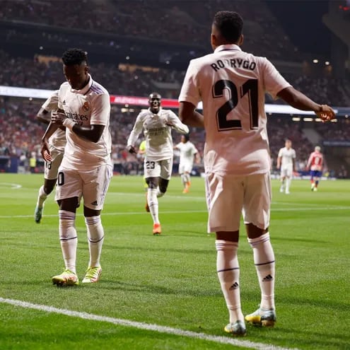 Vinícius y Rodrygo bailando tras el primer gol del Real Madrid ante Atlético Madrid.