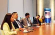 Johana Ortega (PPS). primera a la izquierda, durante una reunión con el emisario Brendan Boundy, Coordinador Adjunto Global en Anticorrupción del Departamento de Estado de EE.UU. (fuente X de Embajada de EE. UU.)