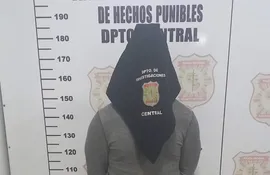 Cristhian Bernardo Florentín Martínez, conocido por su participación en numerosos  asaltos, fue capturado esta tarde en Luque, al ser vinculado como responsable de al menos cuatro golpes perpetrados en los últimos días.