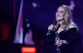 La cantante británica Adele confirmó que está casada.