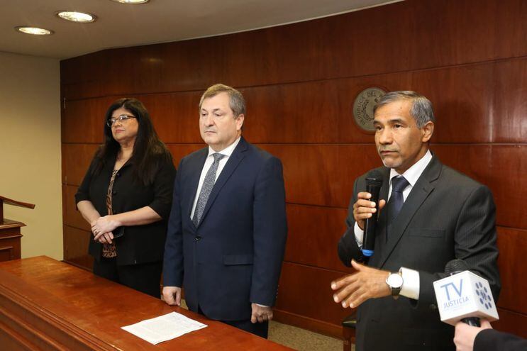 Eugenio Jiménez Rolón, Manuel Ramírez Candia y Carolina Llanes, ministros de la Corte Suprema de Justicia.