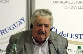 el-presidente-de-uruguay-jose-mujica-durante-su-discurso-en-la-conferencia-mundial-de-investigacion-agricola--214217000000-476157.jpg