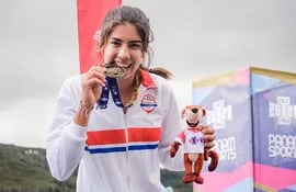 Nicole Martínez se colgó el oro en singles del remo, deporte con el mayor botín en el medallero guaraní en los I Juegos Panamericanos Júnior de Cali-Valle 2021.