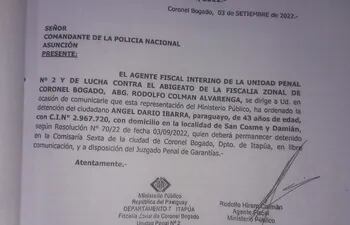 Oficio remitido por el fiscal Rodolfo Colmán a la comandancia de la Policía Nacional en septiembre del año pasado. El sospechoso, Ángel Darío Ibarra (43) se pasea por la ciudad en las narices de la policía, denunciaron los vecinos.