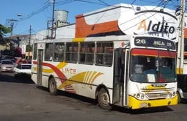este-es-uno-de-los-omnibus-de-la-linea-26-que-opera-en-el-itinerario-fernando-de-la-mora-asuncion-por-zavala-cue--203337000000-1376856.jpg