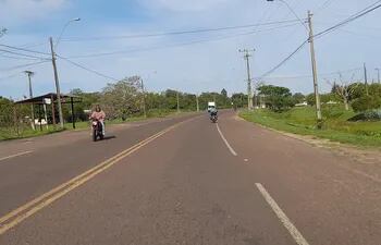 Una importante cantidad de motociclistas circulan de manera irregular en Ayolas.