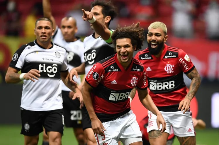 Flamengo aplastó a Olimpia por 5-1 en la revancha.