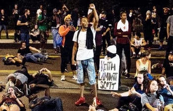 continuan-las-protestas-en-ciudad-de-estados-unidos-tras-confuso-incidente-en-la-muerte-de-un-afroamericano-afp-211605000000-1504886.jpg
