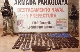 La droga fue trasladada al Destacamento Naval Tenienteo Coronel Óscar Escumbarti Galeano para su pesaje.