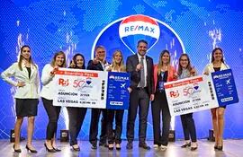 Durante el Summit 2022 de RE/MAX Paraguay se entregaron más de 200 premios a brokers y managers de la firma.