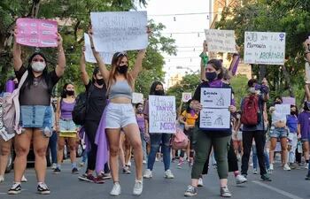 Manifestación de grupos feministas durante el #8M (Foto archivo).