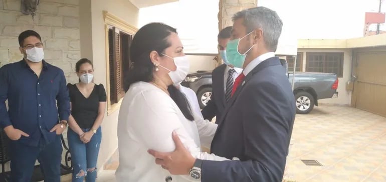 El presidente Mario Abdo Benítez visitó a la familia Acevedo