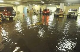 el-agua-inundo-el-estacionamiento-subterraneo-incomodando-a-los-parlamentarios--215343000000-488802.jpg