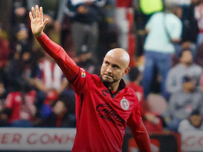 Carlos González, futbolista del Tijuana, celebra un gol en el partido contra Chivas por el torneo Clausura 2024 de la LigaMX.