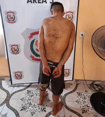 Luis Miguel Ocampos Pereira, detenido con dos celulares robados durante el atraco.