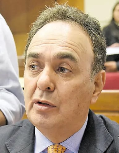 Juan Darío Monges (ANR-HC), senador y líder de bancada colorada cartista. Ratificó la postergación.