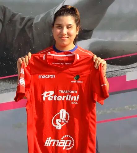 La paraguaya Cecilia Benza (21 años)  fue presentada como jugadora del Colorno Rugby de la Serie A de Italia.