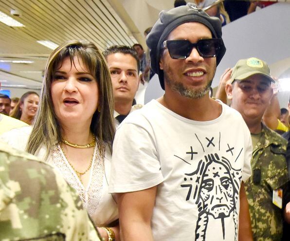 La fugitiva más buscada del país, Dalia López, y Ronaldinho.