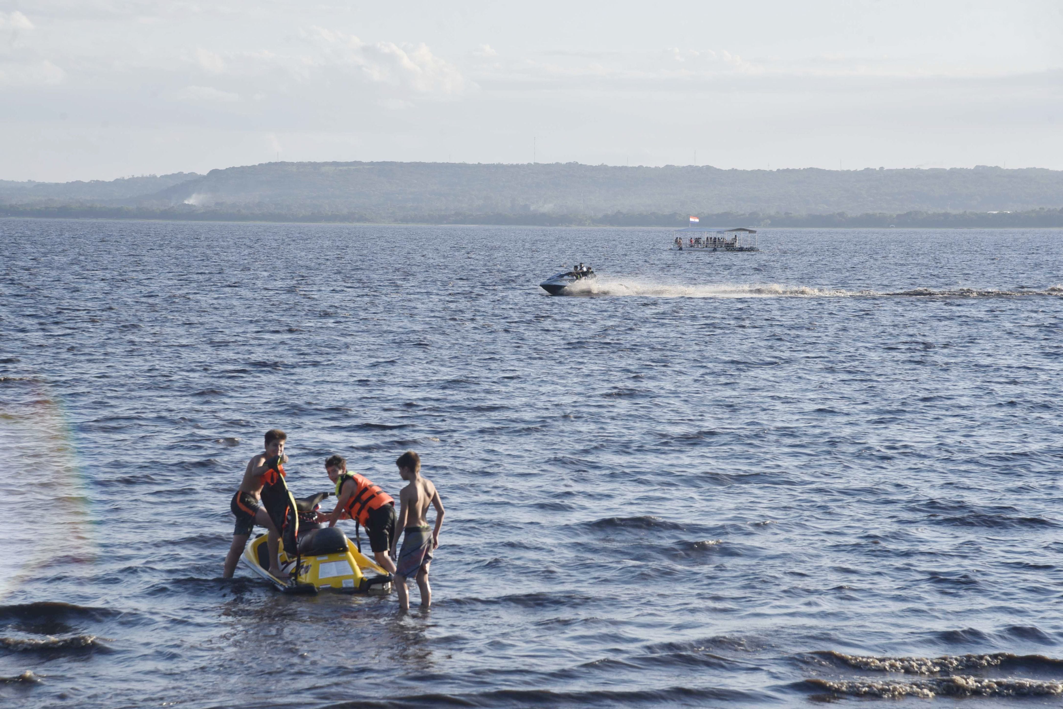 Las actividades en el lago Ypacaraí se encuentran entre los principales atractivos de San Ber.