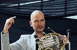 Yuri Zuvanov, durante el taller sobre trompeta en Ciudad del Este.