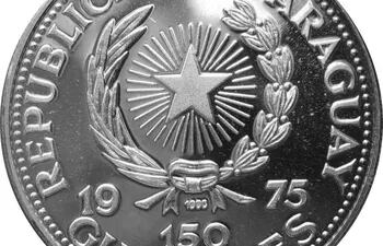 Anverso de una de las monedas del Apollo 11 encargadas por Paraguay.