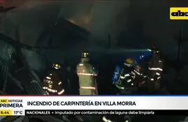 Una carpintería se incendió en Villa Morra